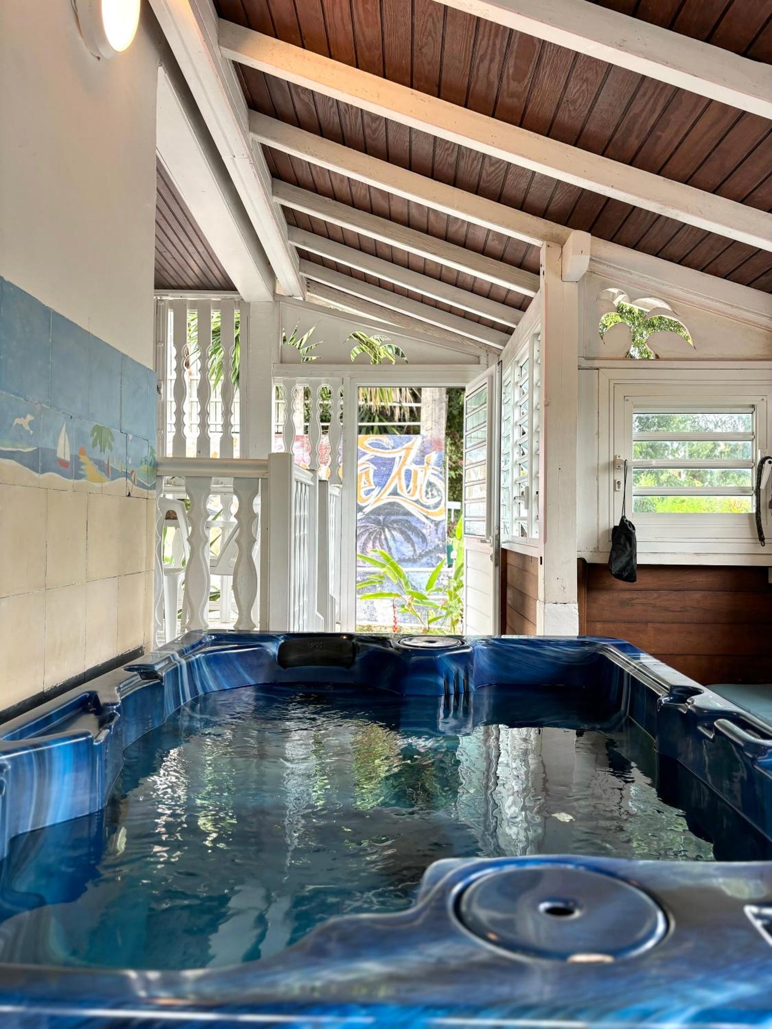 Le Nid De Lorhila - Jacuzzi, Piscine, Plage Sainte-Anne  Exteriör bild
