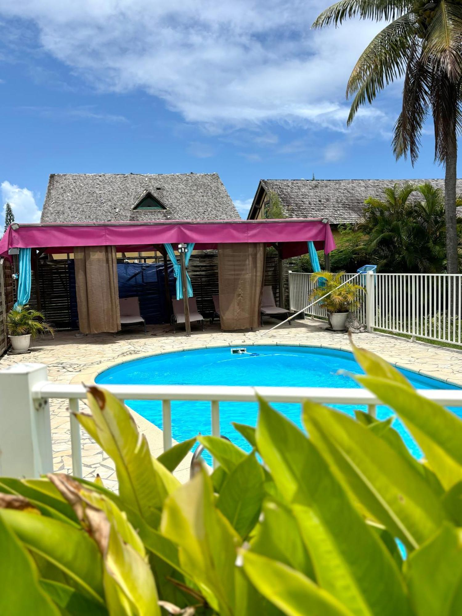 Le Nid De Lorhila - Jacuzzi, Piscine, Plage Sainte-Anne  Exteriör bild